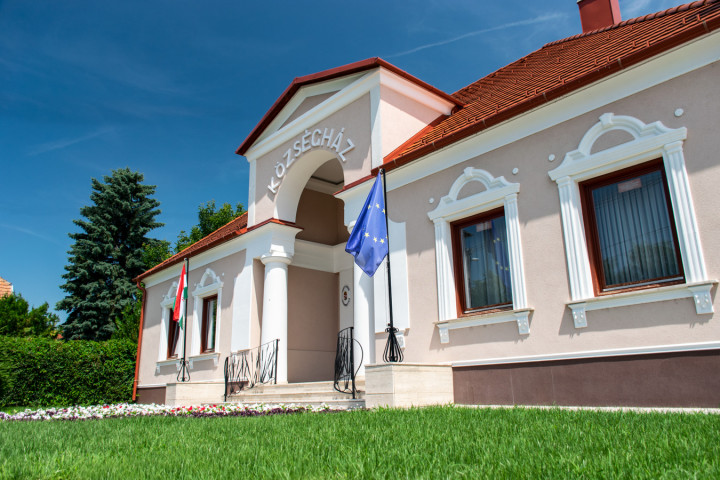 Fehértón is a Magyar Falu Program a fejlődés záloga a vezető szerint – Kép: Fehértó önkormányzata.