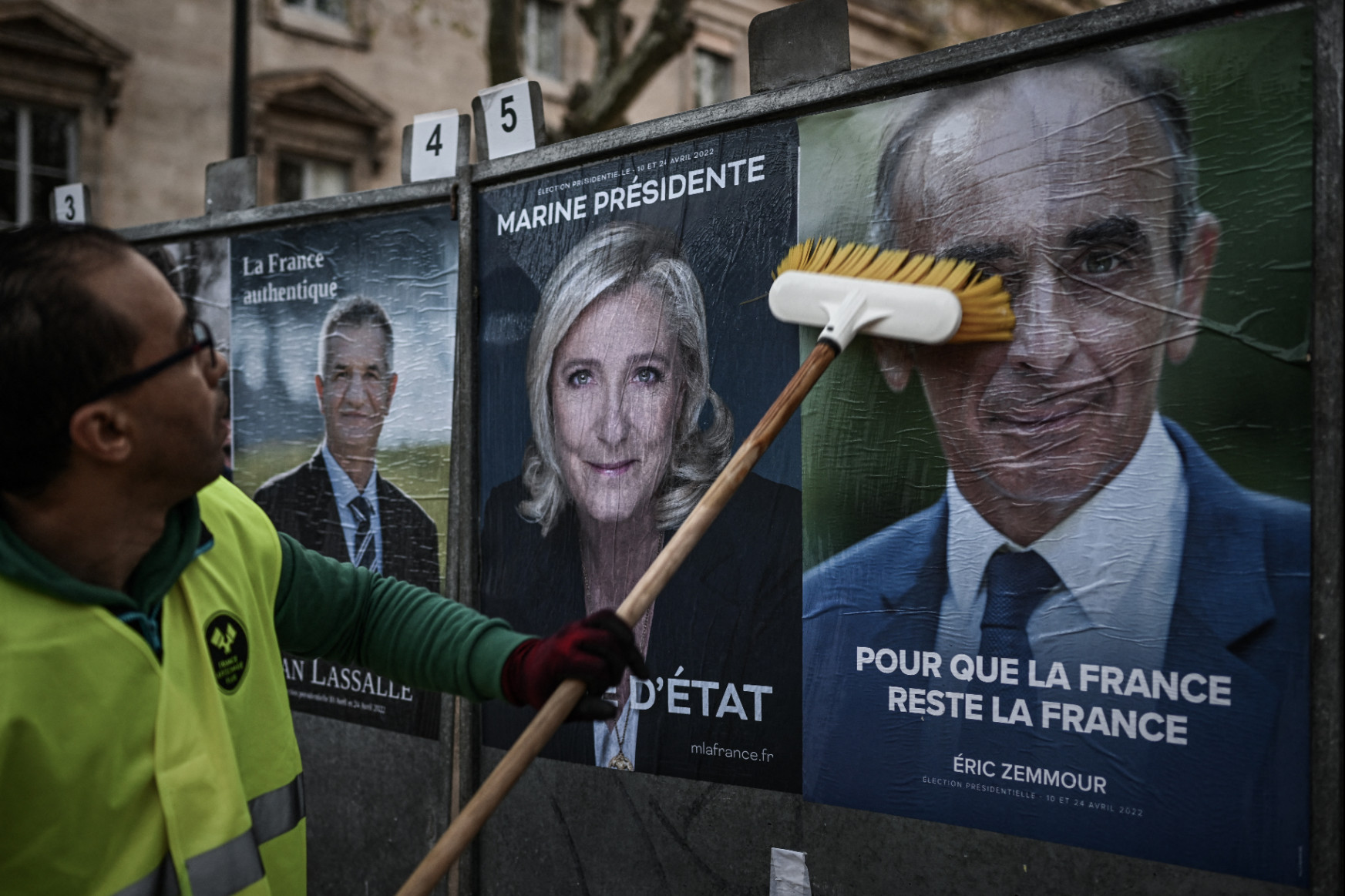A szélsőjobboldal belső harcáról is szól a francia elnökválasztás