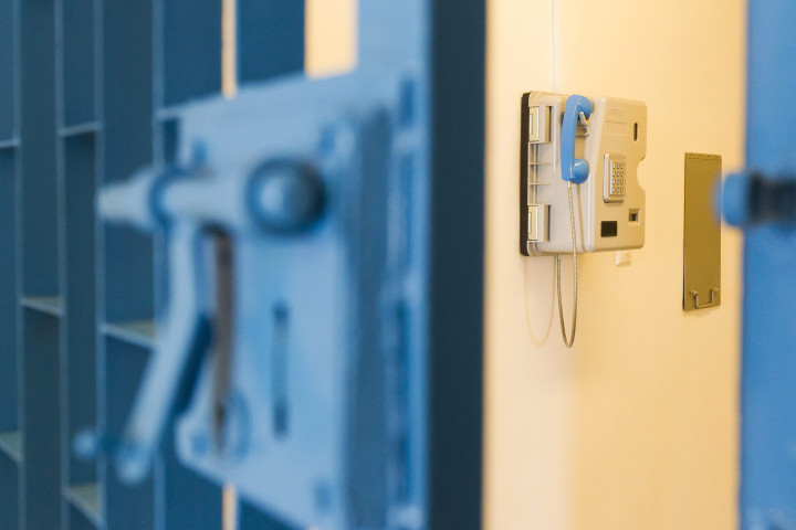Illusztráció: Telefonkészülék Közép-dunántúli Országos Büntetés-végrehajtási Intézet martonvásári börtönében – Fotó: Szigetváry Zsolt / MTI