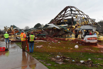 Több tornádó pusztított az Egyesült Államok déli részén, halálos áldozatok is vannak