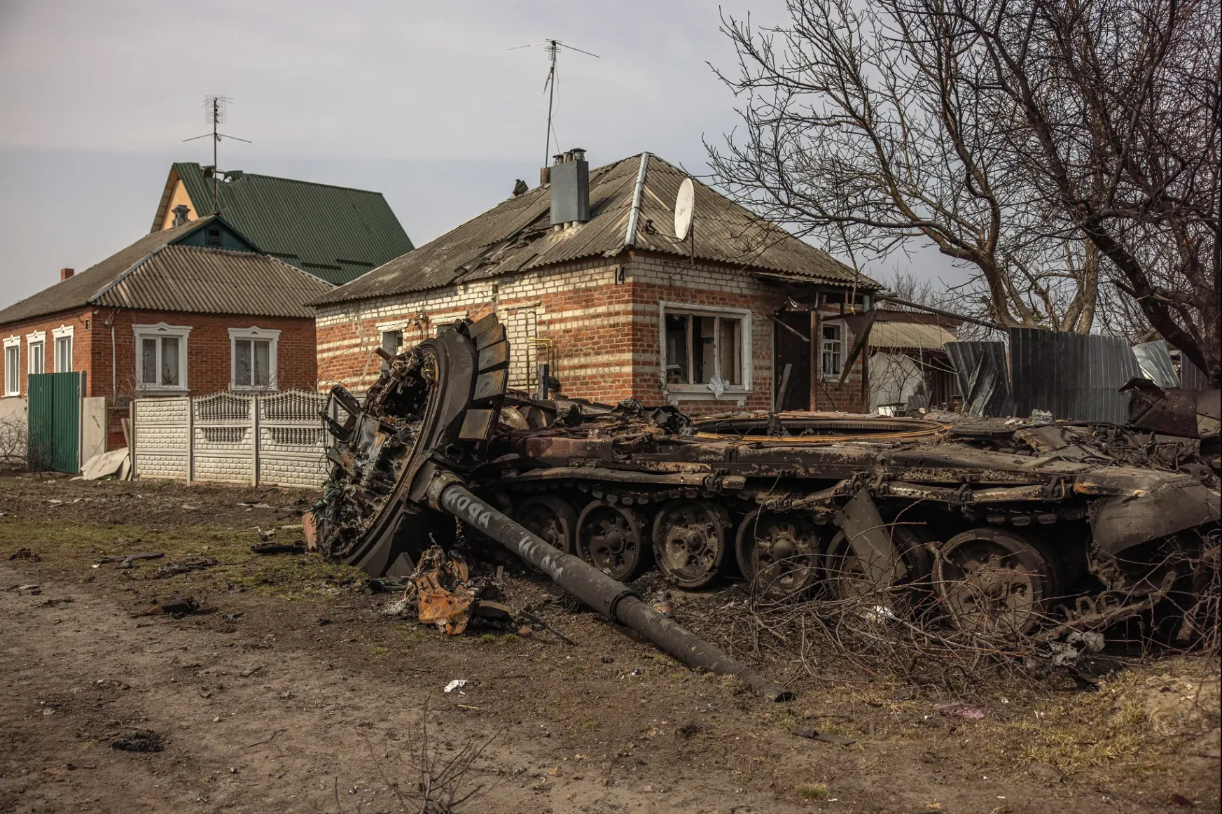 Donbaszban feszülnek egymásnak az orosz és ukrán csapatok, Moszkva az Európai Uniót fenyegeti