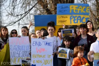 IRES felmérés: a románok 79%-a követi az ukrajnai eseményeket, 60% tart az ország lerohanásától és 96% szerint támogatni kell az ukrán menekülteket