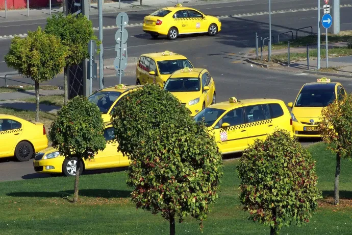 Egyesül a Főtaxi és a Budapest Taxi