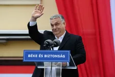 Orbán Viktor a kampányzárón: A világnak elment az esze