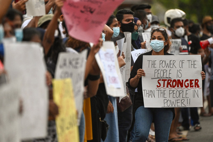 Srí Lankán kijárási tilalmat vezettek be, mert eldurvultak a magas élelmiszerárak elleni tiltakozások