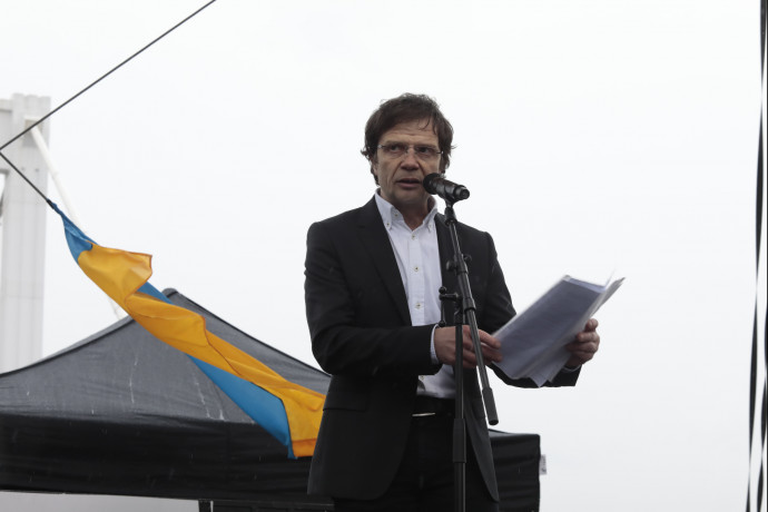 Pintér Béla: Ne a lelkünkkel, az elveinkkel meg a becsületünkkel fizessünk az orosz gázért