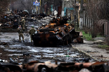 Az ukrán vezetés szerint legalább 300 civilt mészároltak le a visszavonuló oroszok Bucsában