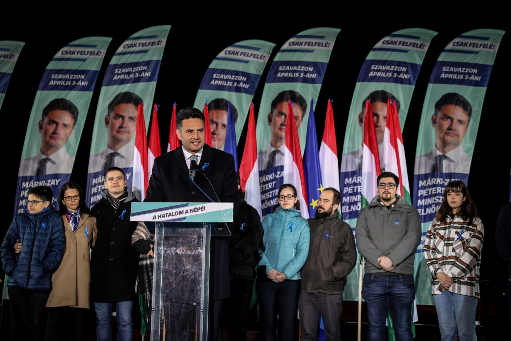 Márki-Zay Péter beszédet tartott, egyetlen ellenzéki párt képviselője sem állt ki mellé a színpadra