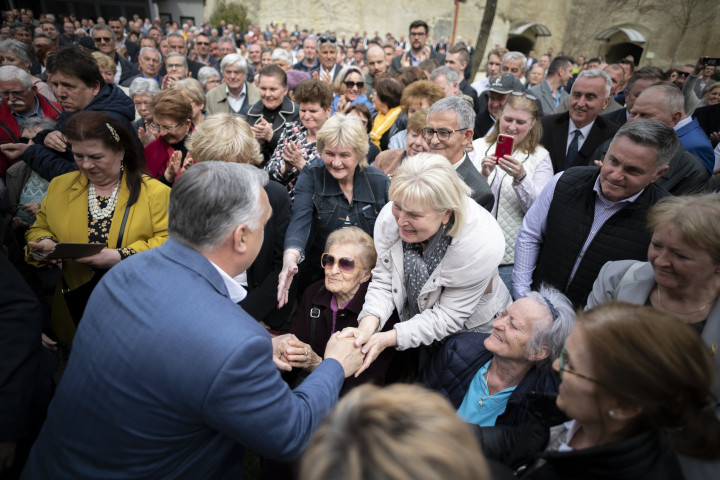 Orbán Viktor Egerben kampányol 2022. március 30-án – Fotó: Benko Vivien Cher / Miniszterelnöki Sajtóiroda / MTI