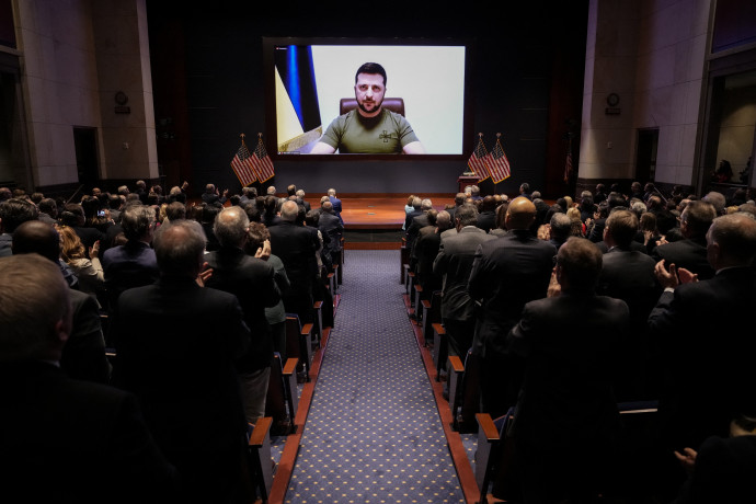 Az ukrán elnök beszél március 16-án, az Egyesült Államok kongresszusának ülésén – Fotó: Drew Angerer / POOL / AFP