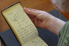 Visszacsempészték Darwin eltűnt naplóit a Cambridge-i Egyetem könyvtárába
