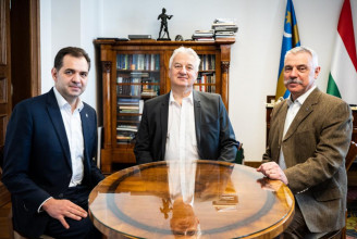 Smaranda Enache: Ha az RMDSZ alárendeli magát a Fidesz politikájának, Orbán elszigetelődése a szövetséget is érinteni fogja