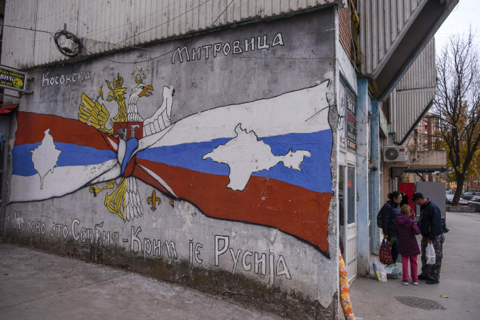 "Koszovó Szerbia, a Krím pedig Oroszország" – Fotó: Armend Nimani / AFP