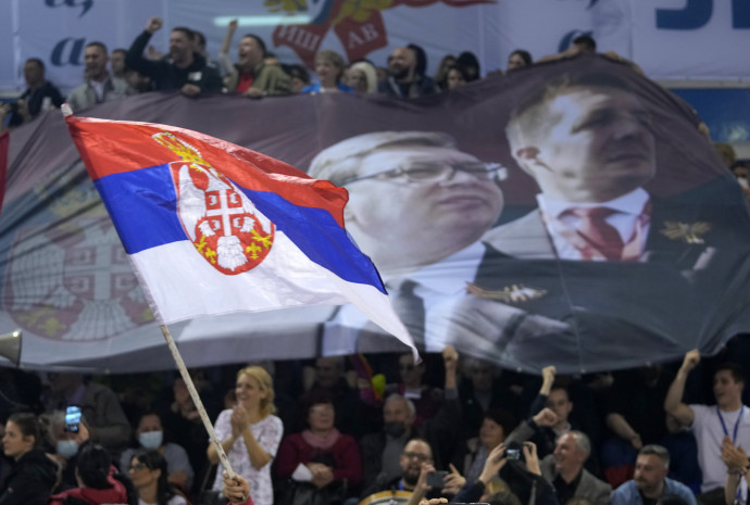 Aleksandar Vučić szerb államfő kampányrendezvénye Belgrádban 2022. március 31-én – Fotó: Darko Vojinovic / AP / MTI