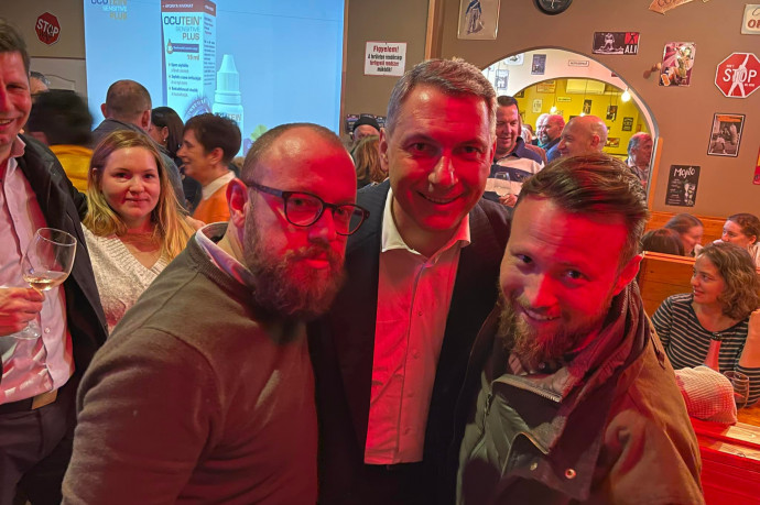 Olyan volt RMDSZ-es ügyvezető elnök segítette Lázár János kampányát, aki nem tartja ördögtől valónak a melegházasságot