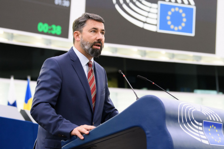 Balázs Hidvéghi speaking at the debate on Wednesday – Photo: Phillippe Stirnweiss / European Parliament