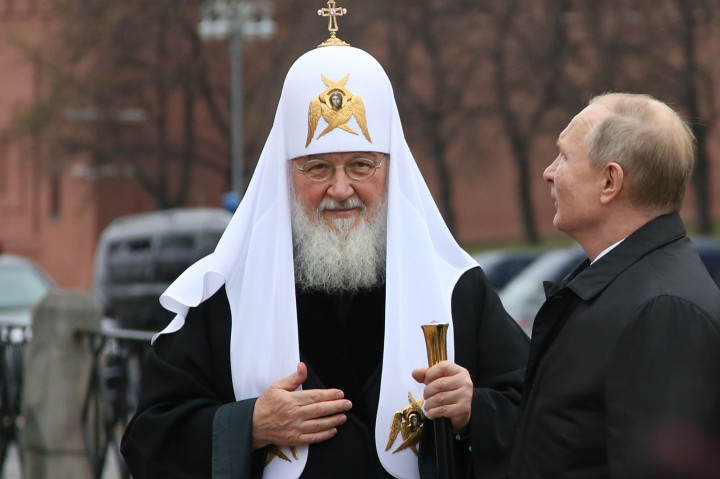 „Isten haragja sújtson le Kirill pátriárkára” – román ortodox főpap fakadt ki a bucsai mészárlás miatt