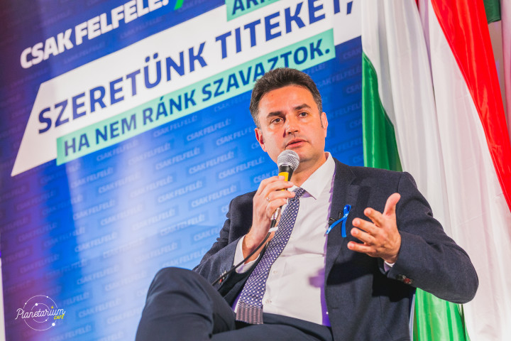 Márki-Zay Péter a kolozsvári Planetárium Cáféban – Fotó: Serar Szabolcs / BLINK MEDIA