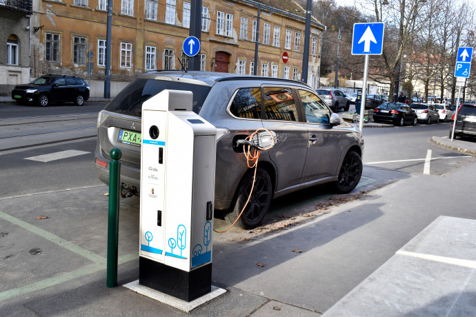 220 ultragyors autótöltőre nyert el pályázatot Magyarország