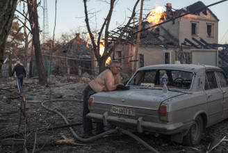 Minden eddiginél súlyosabb orosz támadás civilek ellen Kramatorszkban, újabb tömegsírok kerülnek elő, a lengyel szövetséges is beszólt Orbánnak – képek a háború 44. napján