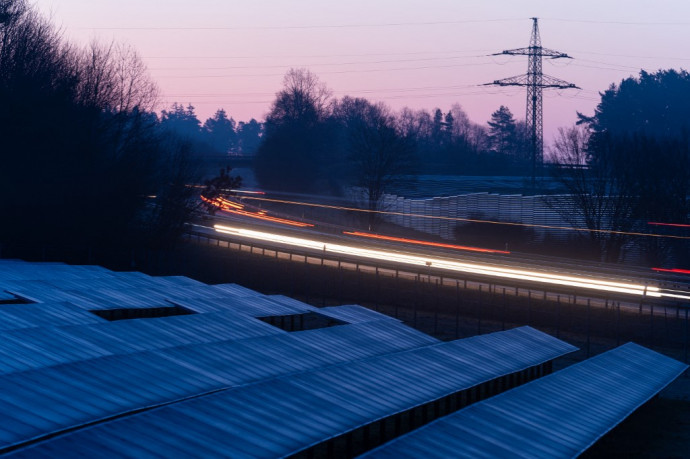 Kifejlesztették az éjjel is működő napelemet