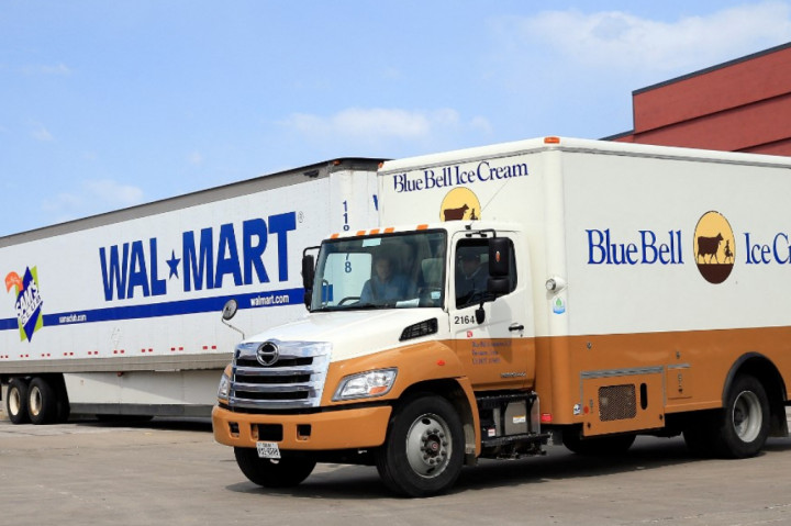 Programozói fizetéssel próbál kamionsofőröket toborozni a legnagyobb amerikai áruházlánc