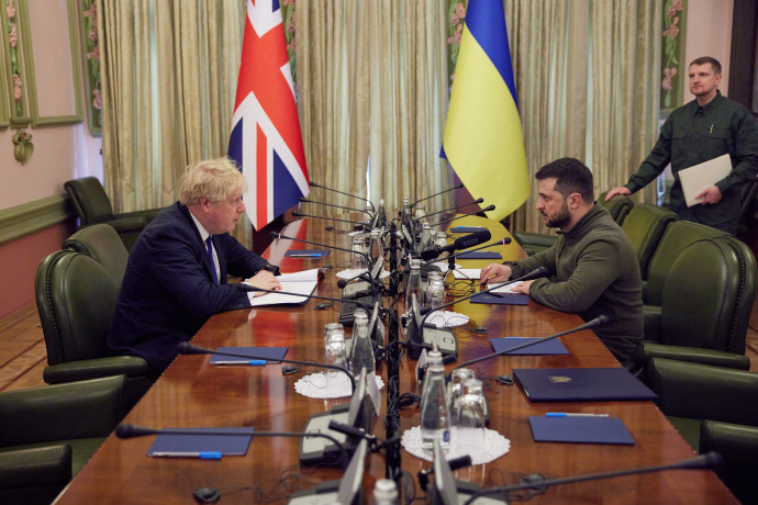 Boris Jonson és Volodimir Zelenszkij tárgyalása Kijevben – Fotó: Stringer / Ukranian Presidential Press Service / AFP 