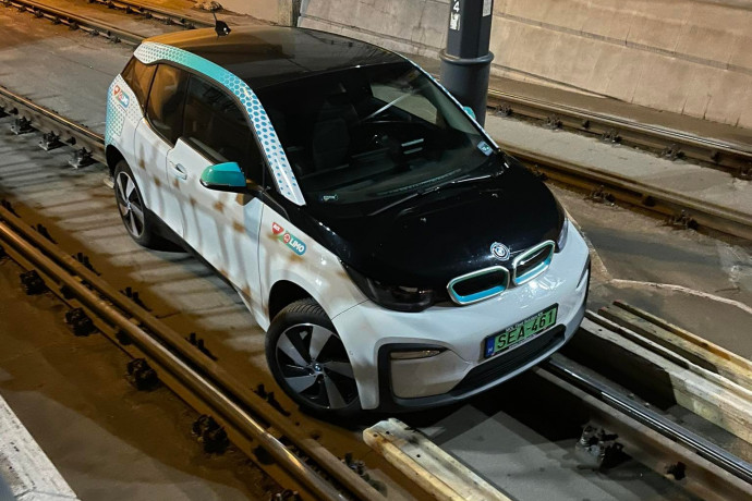 Csak villanyos, nem villamos: a BMW i3 sem megy a sínen