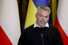 Az osztrák kancellár „szemtől szemben” meg akarja mondani Putyinnak „az igazságot a háborúról”