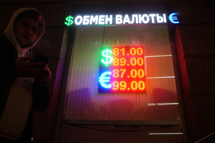 Hiába a szankciók, nagyon erős a rubel, és még tovább is izmosodhat
