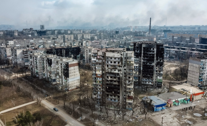 Drónfelvétel egy mariupoli lakótelepről március 18-án – Fotó: Alexey Kudenko / Sputnik / AFP