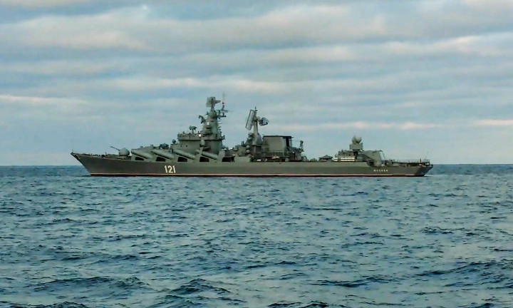 A Moszkva cirkáló 2022 februárjában egy fekete-tengeri gyakorlaton – Fotó: Handout / Russian Defence Ministry / AFP or licensors