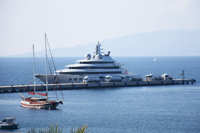 A Fidzsi-szigeteken foglalták le az egyik orosz oligarcha luxusjachtját