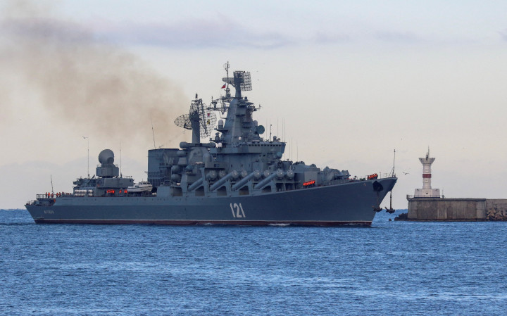 A Moszkva nevű hadihajó 2021. november 16-án Szevasztopolban – Fotó: Alexey Pavlishak / Reuters