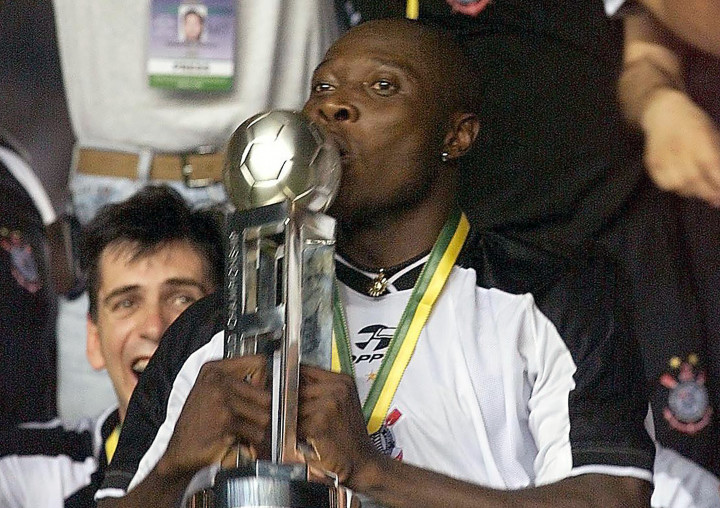 Freddy Rincón a klubvilágbajnoki győzelem után 2000. január 14-én, Rio de Janeiróban – Fotó: Vanderlei Almeida / AFP