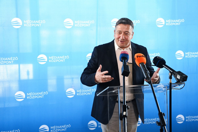 Bayer Zsolt szerint az ellenzék tagjai árulók, „egyszerűen szar alakok”