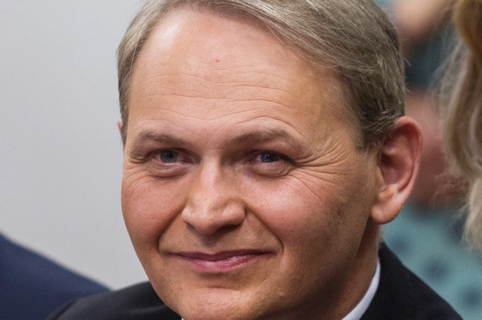 Kübekháza polgármestere Márki-Zayt támogatta, faluja hét pályázatot bukott el