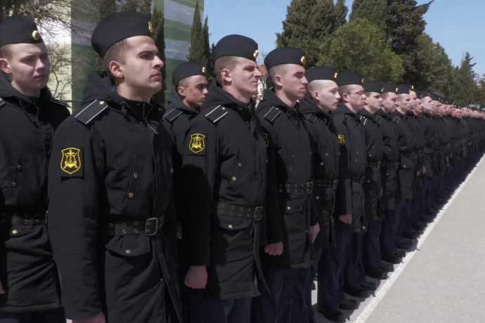 A Moszkva hajó elsüllyedése óta először nyilvánosan mutatkozott a hajó legénysége