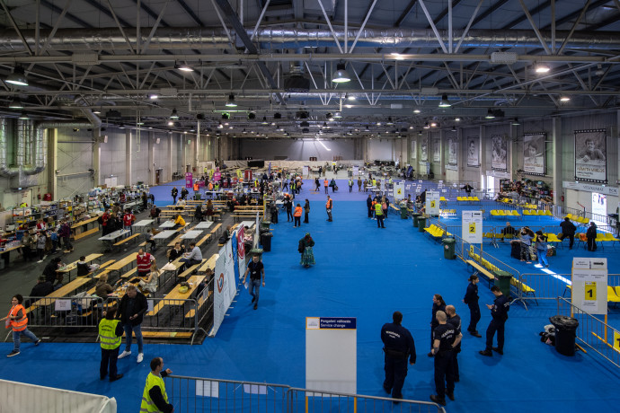 Közel kétszer annyi ukrán menekült érkezett Románia felől, mint közvetlenül Ukrajnából