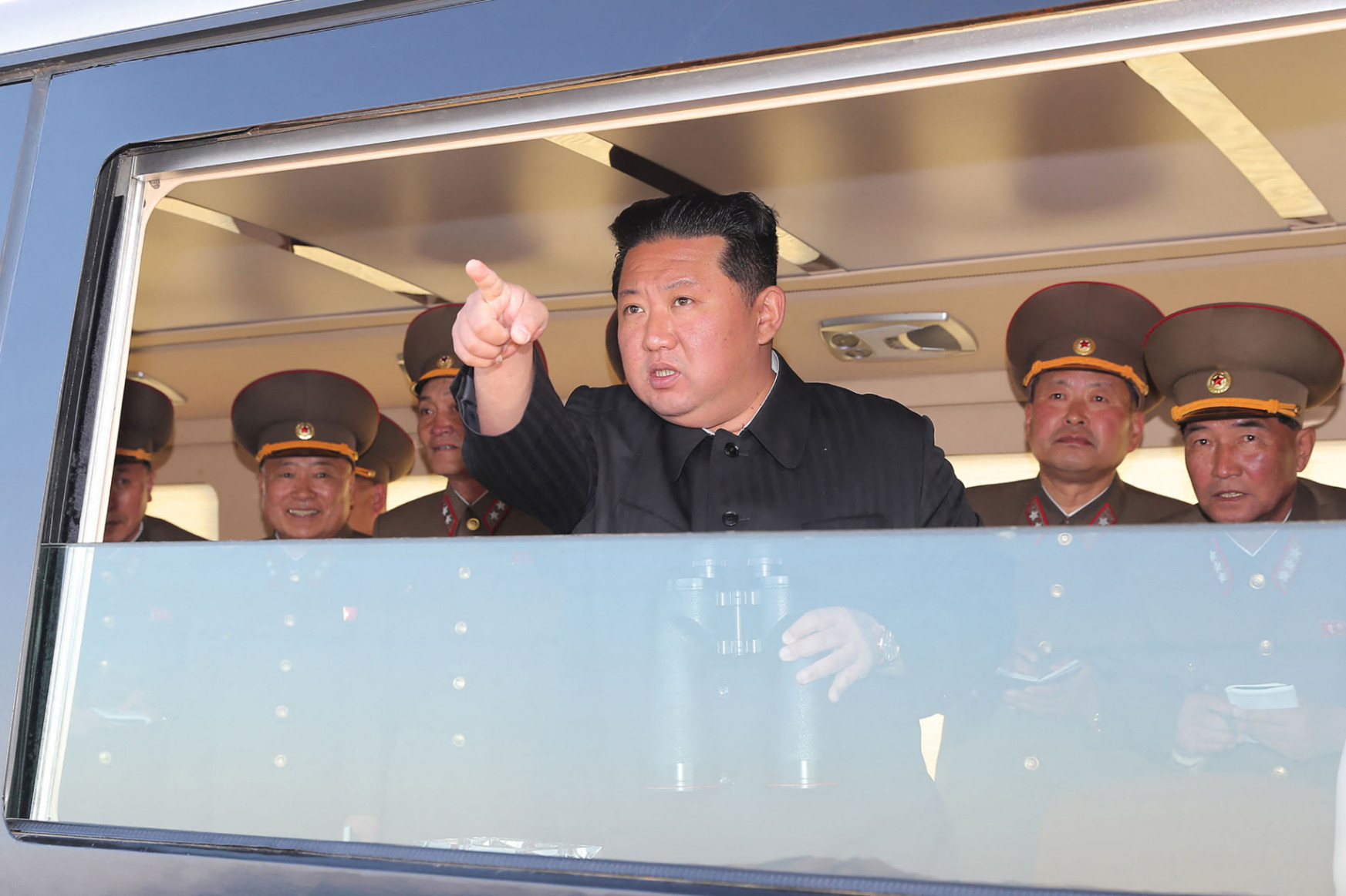 Az oroszok árnyékában Kim Dzsongun is újra elkezdett rakétázni, de mit akar ezzel?