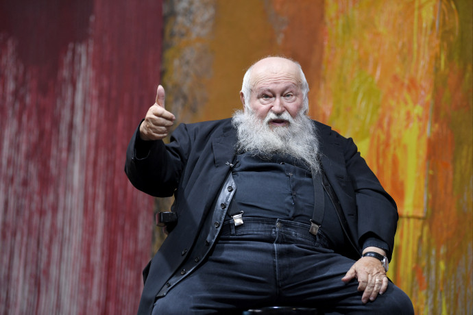 Elhunyt az osztrák Hermann Nitsch, akinek a kiállítása 1999-ban Semjén Zsoltot is felháborította
