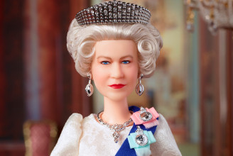 II. Erzsébetről mintázott Barbie baba készült trónra lépésének 70. évfordulójára