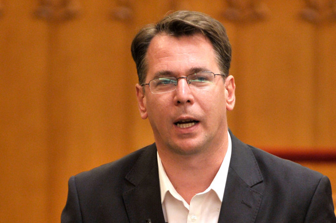 Eger: bojkottálták a közgyűlést a fideszes képviselők, így nem lehetett arról dönteni, hogy méltatlanná váltak-e