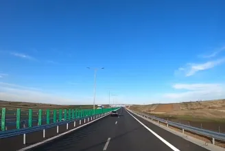 Megnyitották Románia első gyorsforgalmi útját