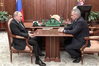 Az asztalmarkolós felvétel után ismét azt találgatják, hogy milyen betegsége van Vlagyimir Putyinnak