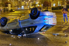 Bukfenceztek egyet az autóval a Boráros téren, majd elmenekültek
