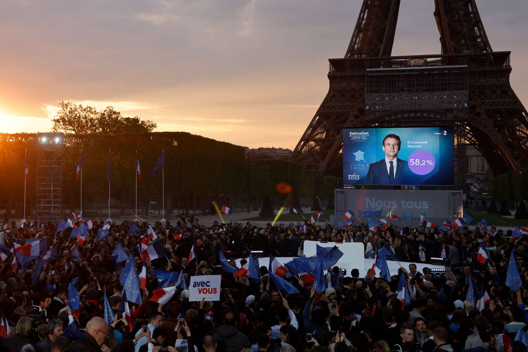 Macron nyerte a francia elnökválasztást Le Pennel szemben