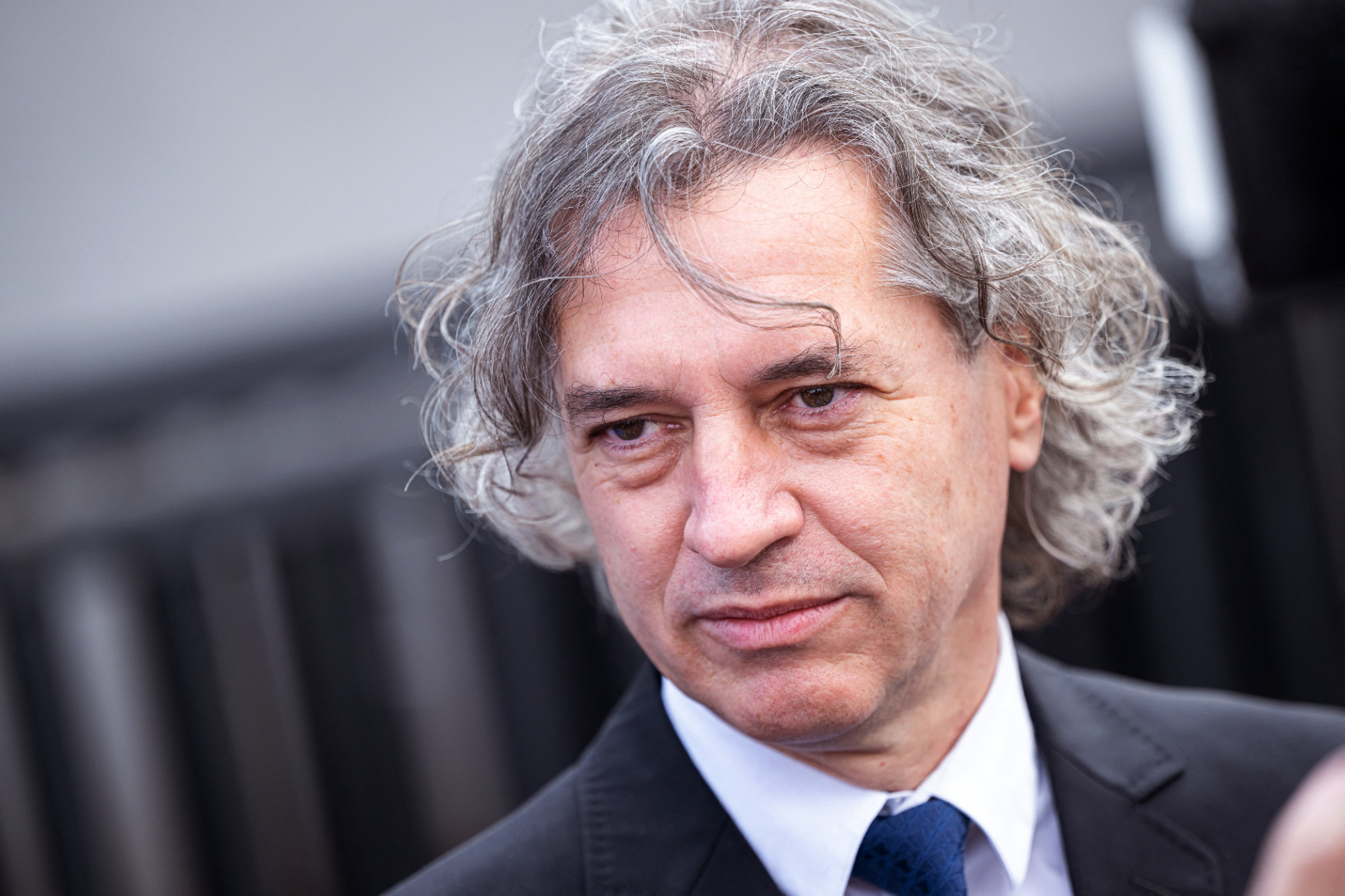 Szlovén választás: Robert Golob, a friss erő legyőzte Janez Janša eddigi kormányfőt