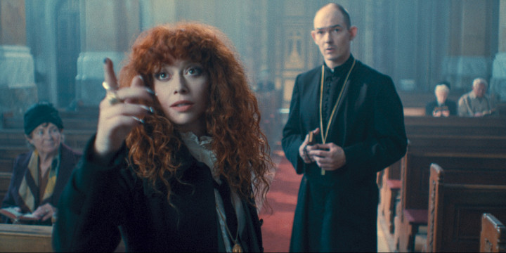 Natasha Lyonne és Orosz Ákos – Forrás: Netflix