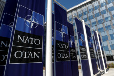 Finnország és Svédország együtt, májusban kérheti felvételét a NATO-ba